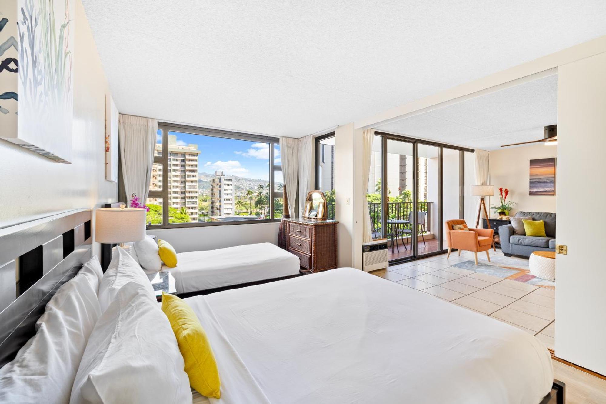 Cozy Waikiki Getaway, Stroll To Beach With Free Parking Honolulu Bagian luar foto