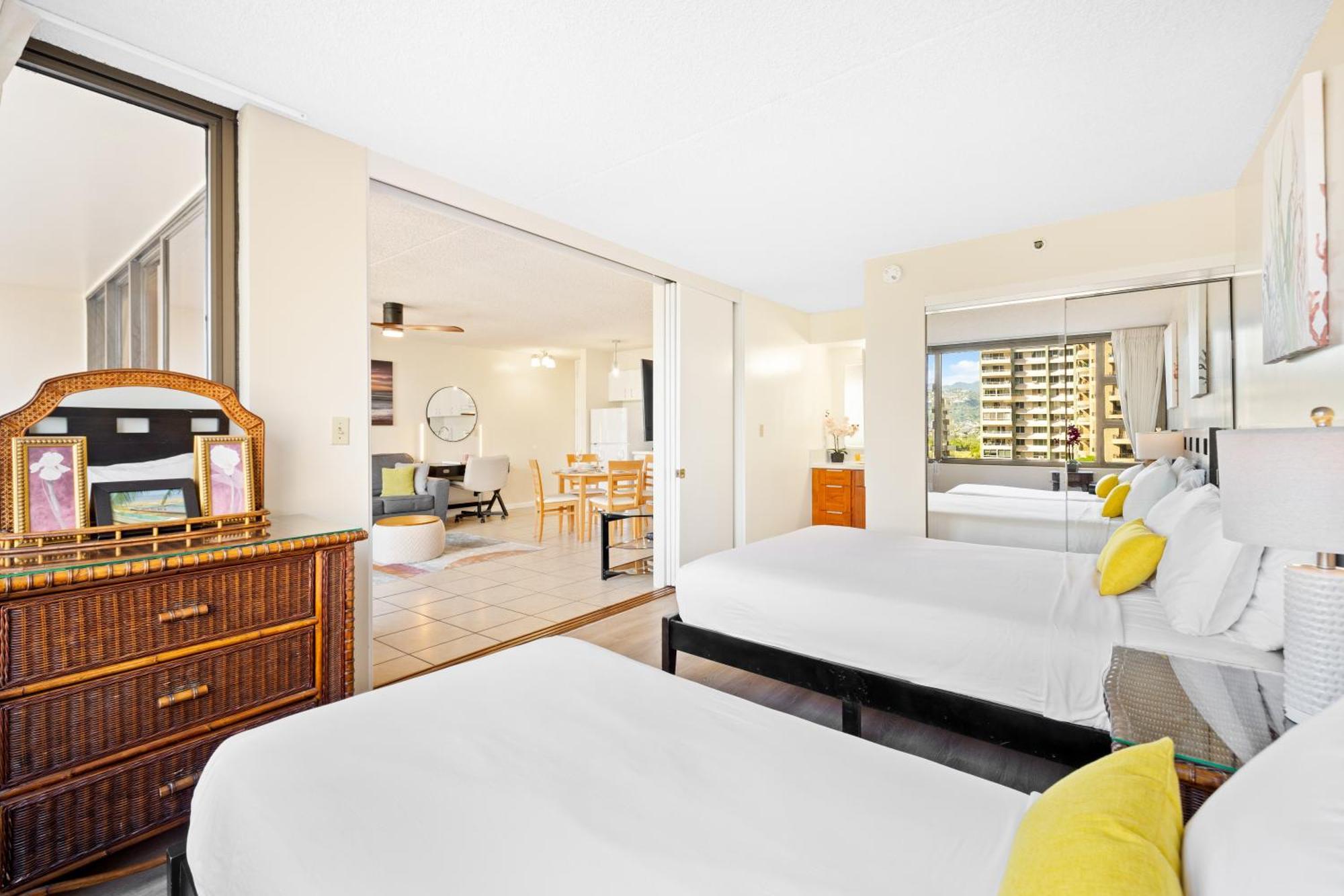 Cozy Waikiki Getaway, Stroll To Beach With Free Parking Honolulu Bagian luar foto