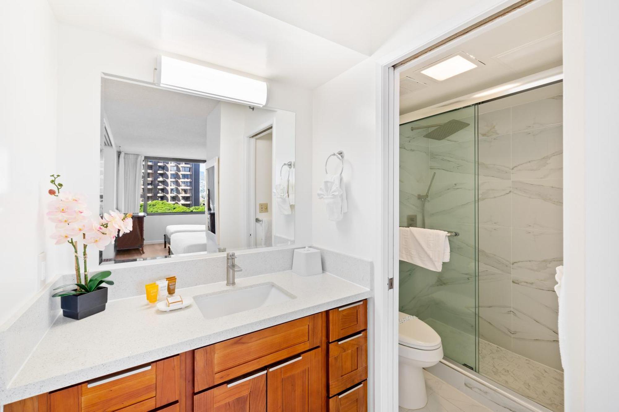 Cozy Waikiki Getaway, Stroll To Beach With Free Parking Honolulu Bagian luar foto