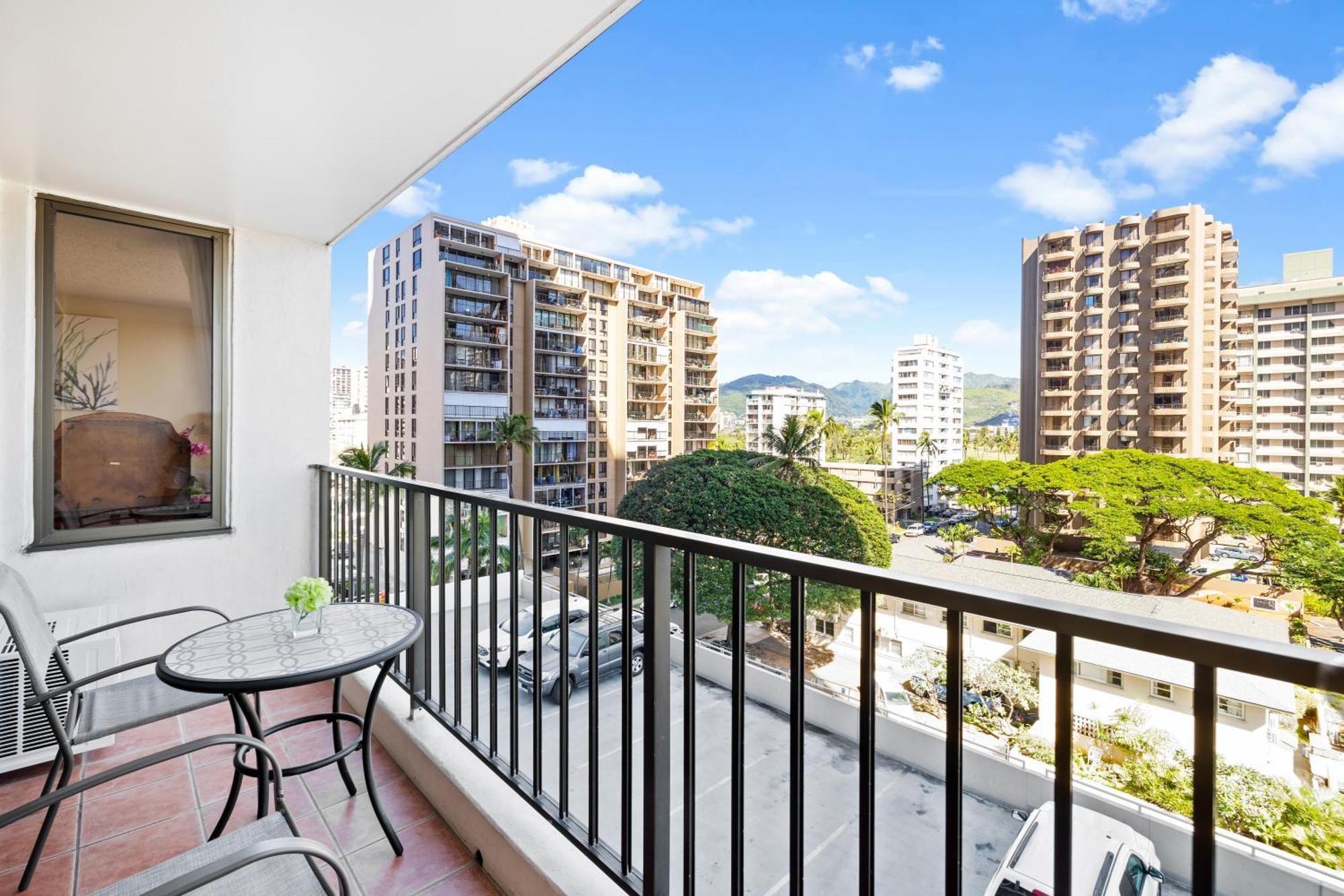 Cozy Waikiki Getaway, Stroll To Beach With Free Parking Honolulu Bagian luar foto