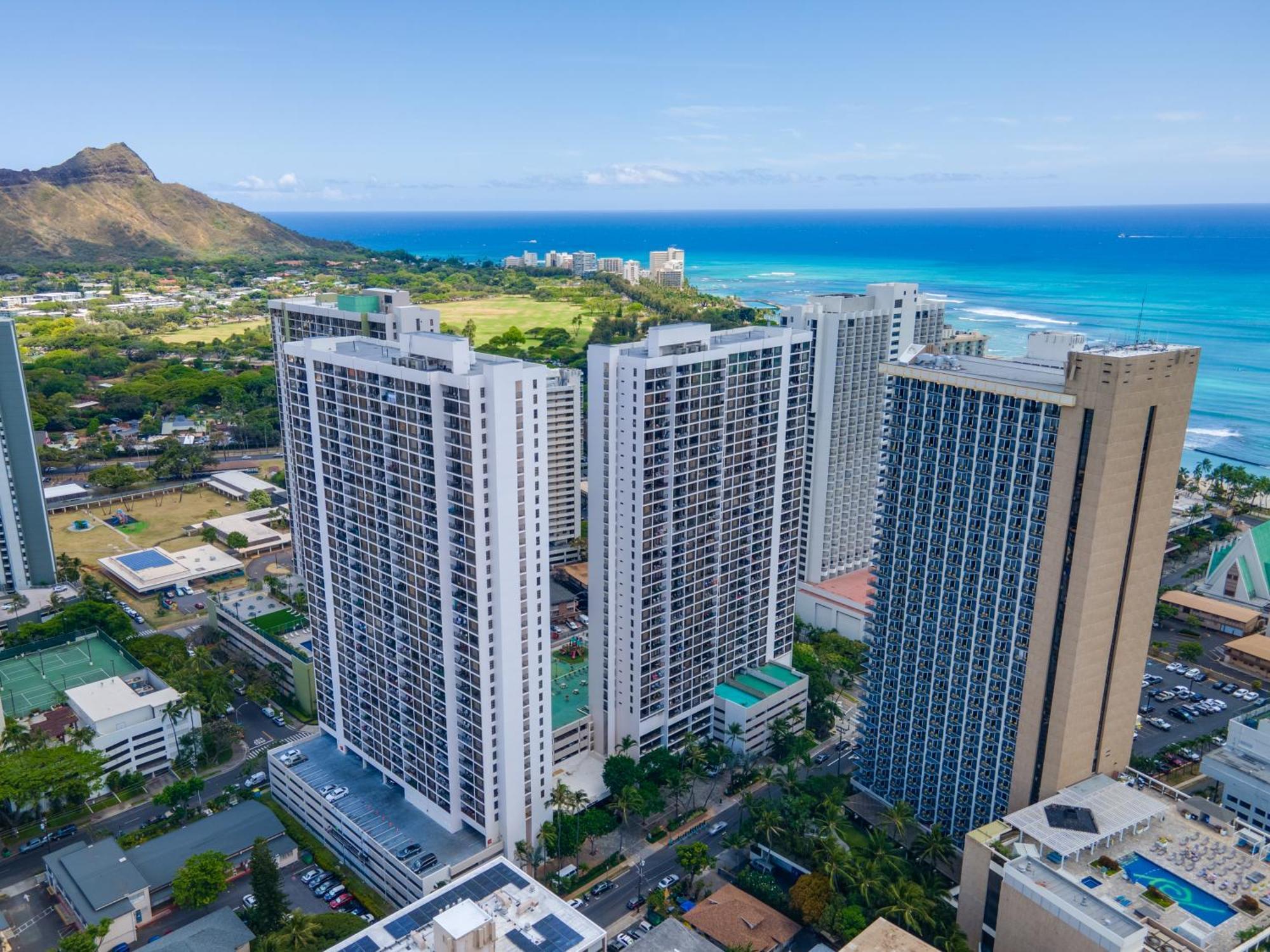 Cozy Waikiki Getaway, Stroll To Beach With Free Parking Honolulu Bagian luar foto