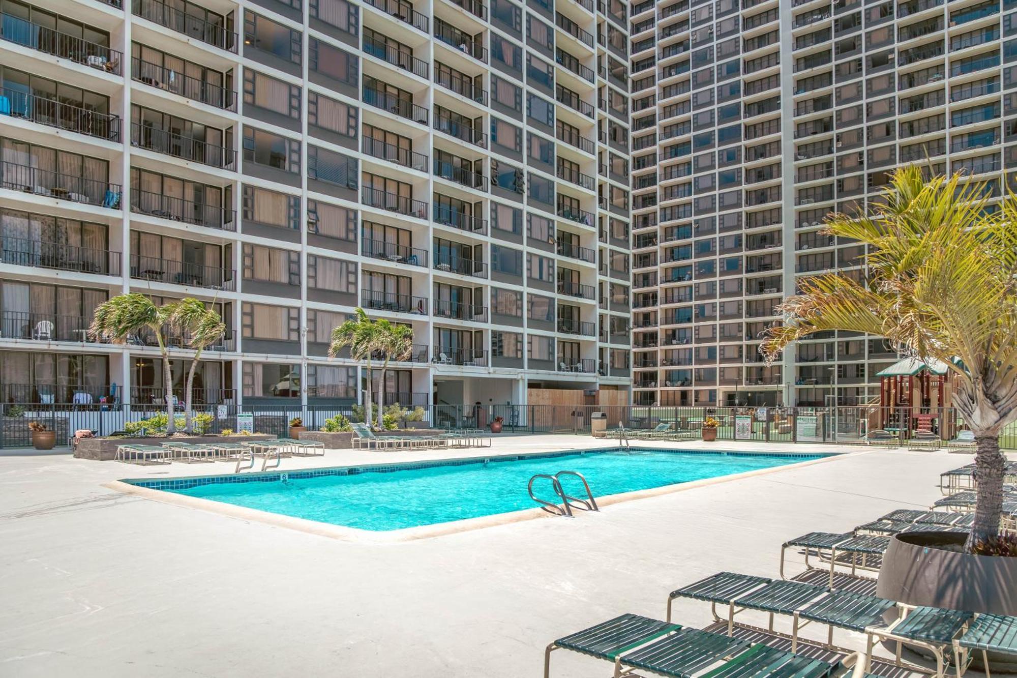 Cozy Waikiki Getaway, Stroll To Beach With Free Parking Honolulu Bagian luar foto