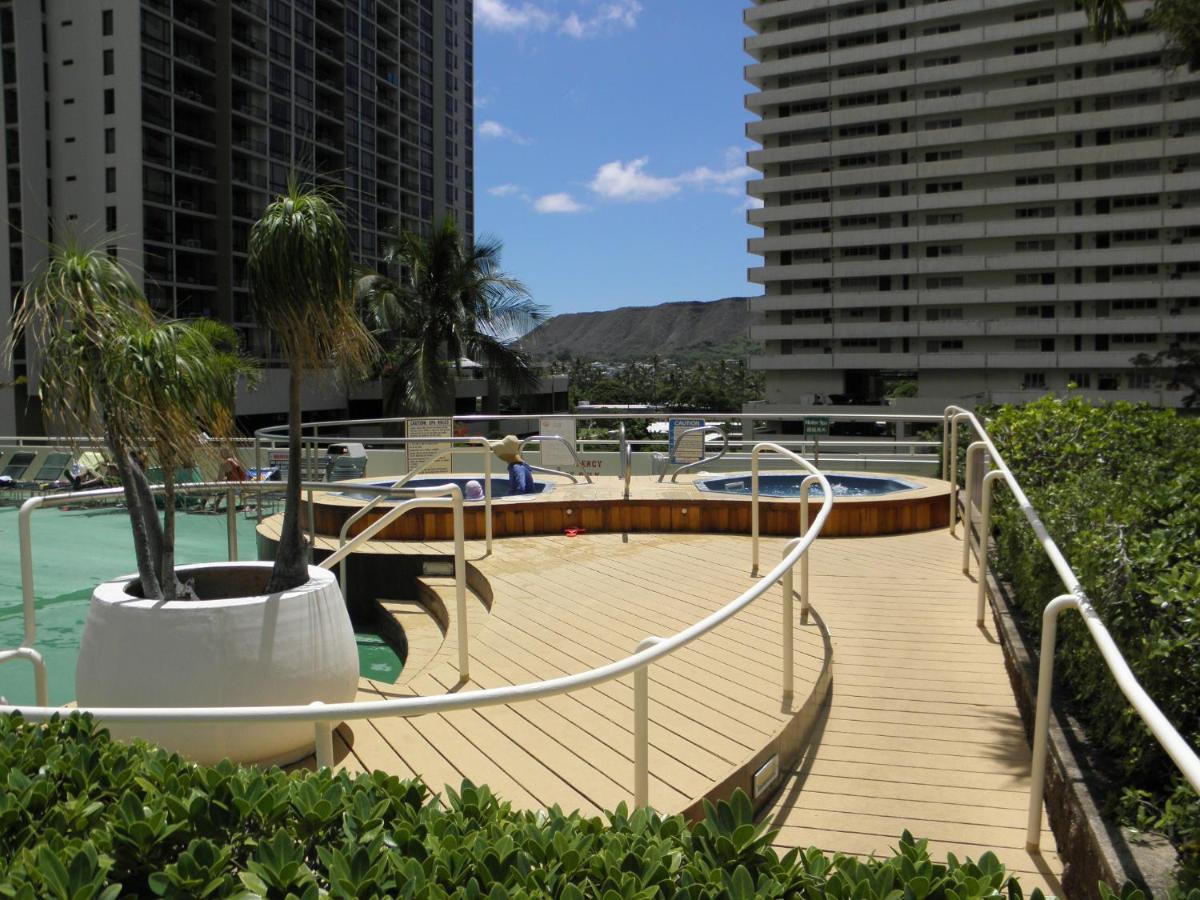 Cozy Waikiki Getaway, Stroll To Beach With Free Parking Honolulu Bagian luar foto
