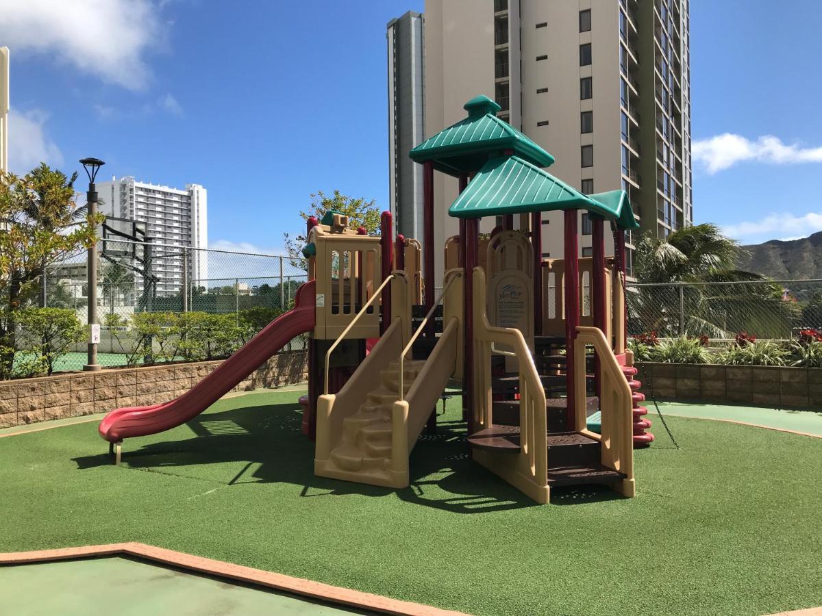 Cozy Waikiki Getaway, Stroll To Beach With Free Parking Honolulu Bagian luar foto